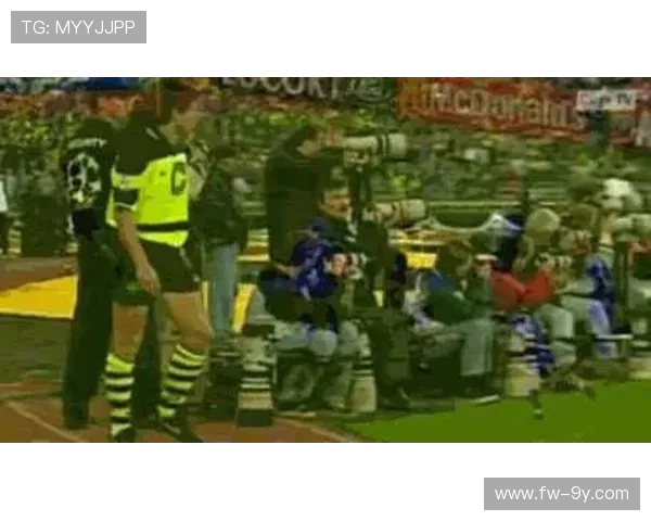 当足球守门员开始讲笑话时连球门都忍不住想笑